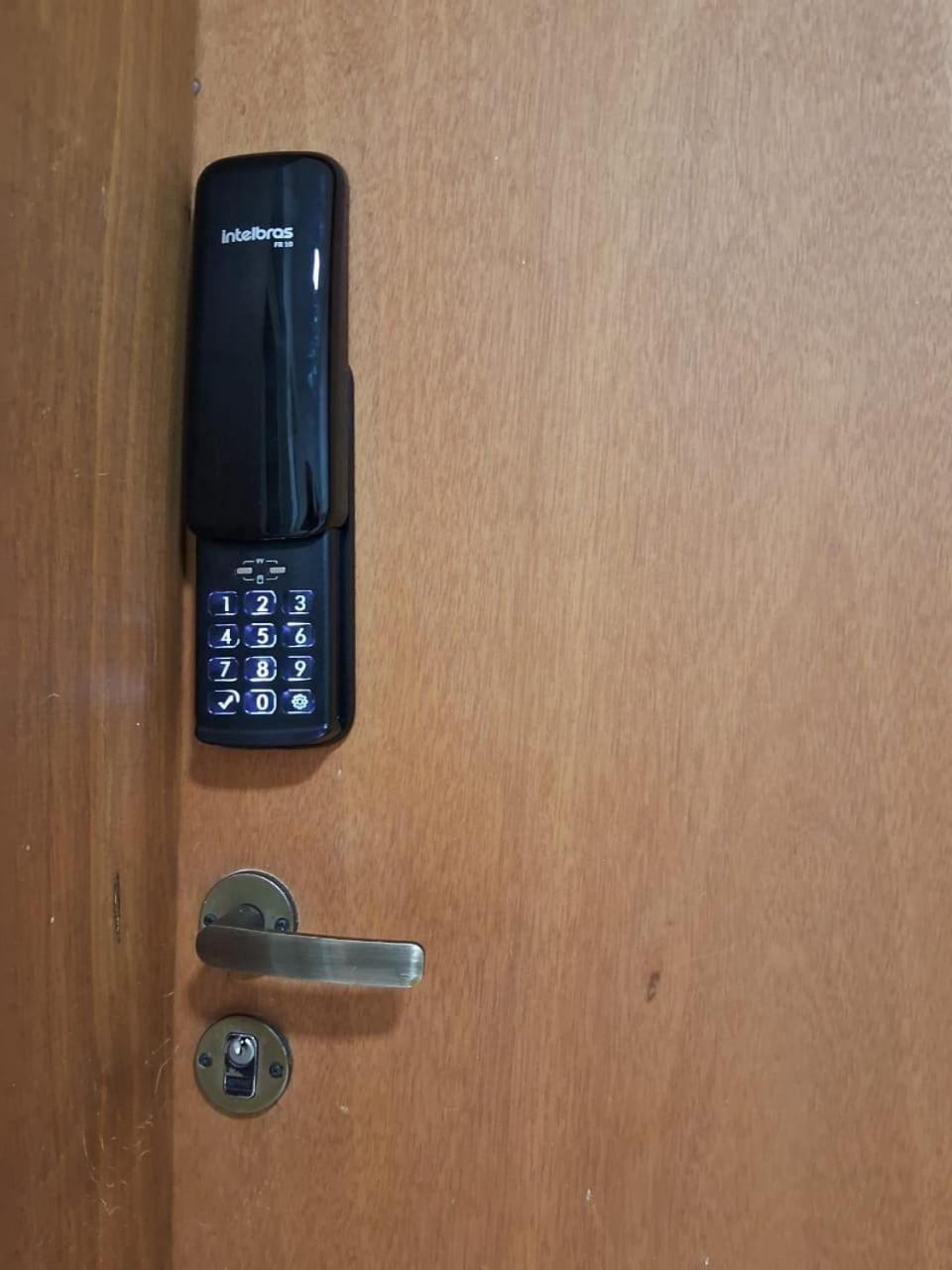 Bem No Centro, Cozinha Completa, Varanda E Garagem Poços de Caldas Eksteriør billede